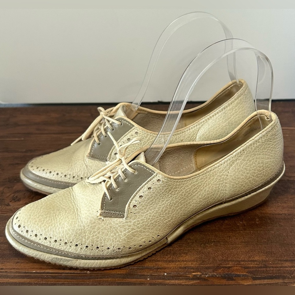 Women's Town‎ Dales Feather Lite Cushion White Vintage Shoes Size 7.
